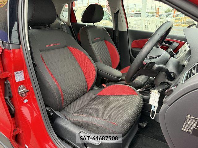 VolksWagen POLO 2015-02 8039158-3