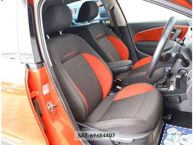 VolksWagen POLO 2015-11 8318054-14