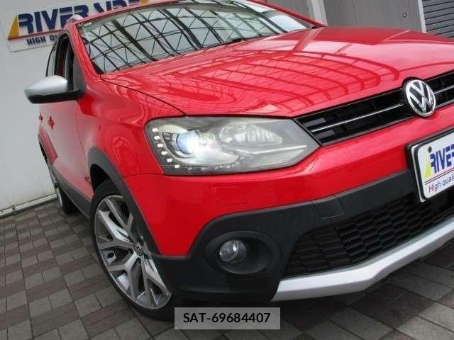 VolksWagen POLO 2015-11 8318054-17