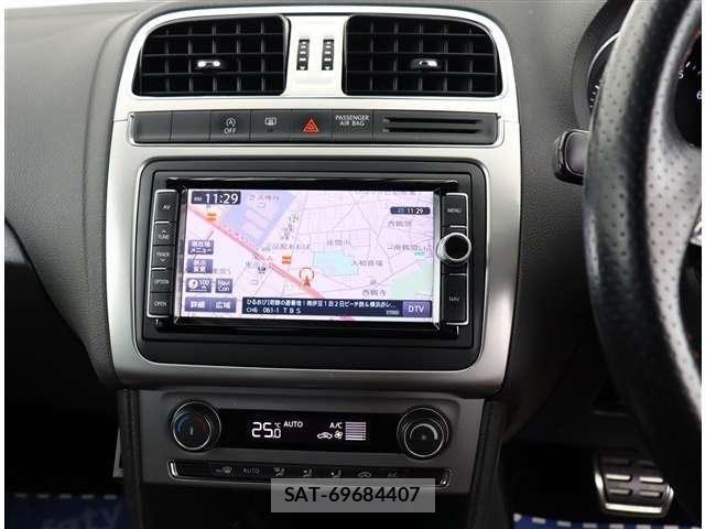VolksWagen POLO 2015-11 8318054-7