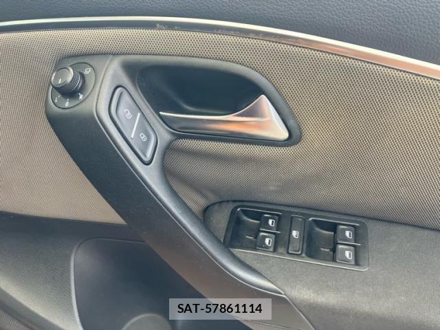 VolksWagen POLO 2015-03 8528186-16