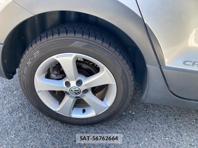 VolksWagen POLO 2011-12 8564078-9