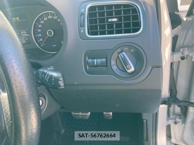 VolksWagen POLO 2011-12 8564078-21