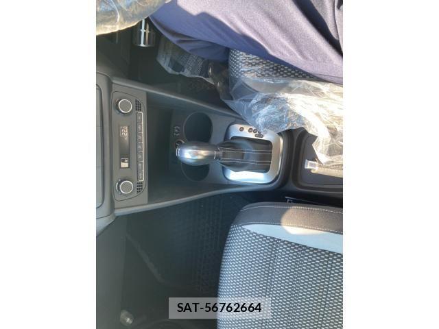 VolksWagen POLO 2011-12 8564078-23