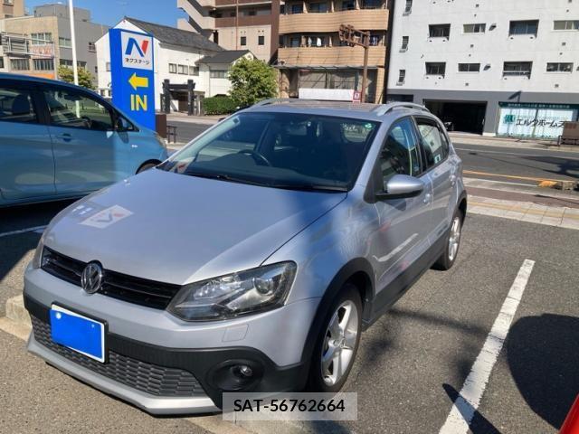 VolksWagen POLO 2011-12 8564078-2