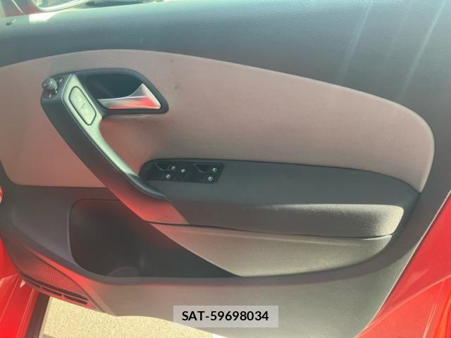 VolksWagen POLO 2014-09 8662380-10