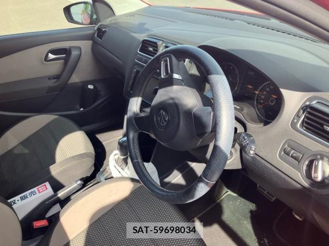 VolksWagen POLO 2014-09 8662380-13