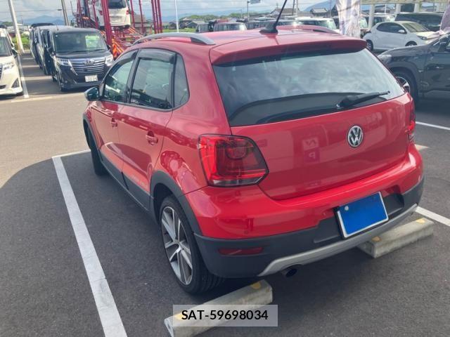 VolksWagen POLO 2014-09 8662380-5