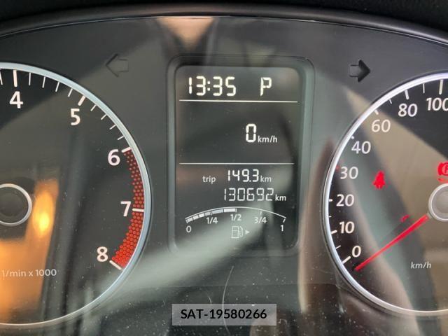 VolksWagen POLO 2012-03 8662381-19