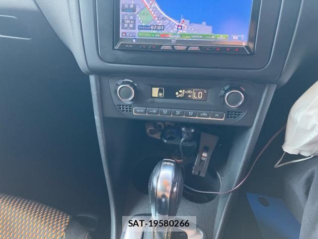VolksWagen POLO 2012-03 8662381-21