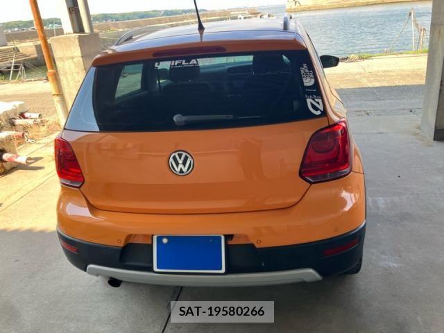 VolksWagen POLO 2012-03 8662381-5