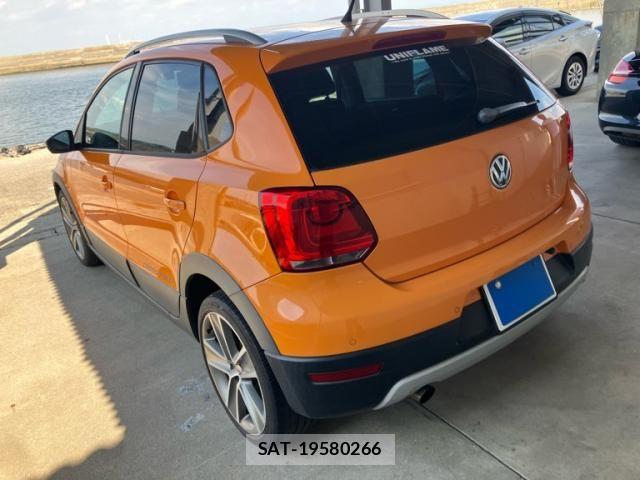 VolksWagen POLO 2012-03 8662381-6