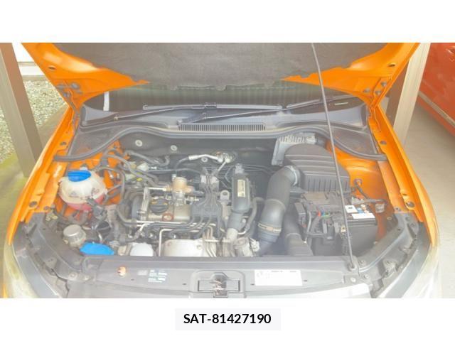 VolksWagen POLO 2011-04 8872396-11