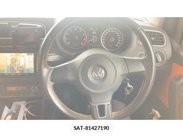 VolksWagen POLO 2011-04 8872396-14