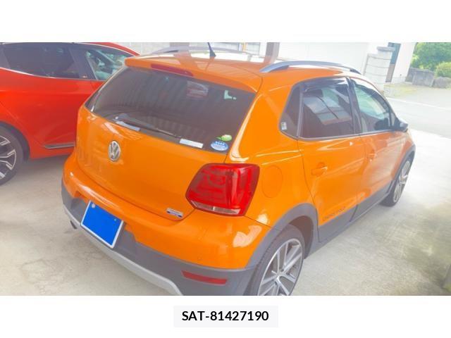 VolksWagen POLO 2011-04 8872396-7
