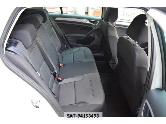 VolksWagen GOLF 2016-11 370655-3