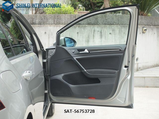 VolksWagen GOLF 2019-02 1055131-14