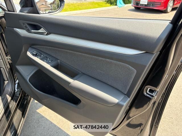 VolksWagen GOLF 2025-03 1143770-18