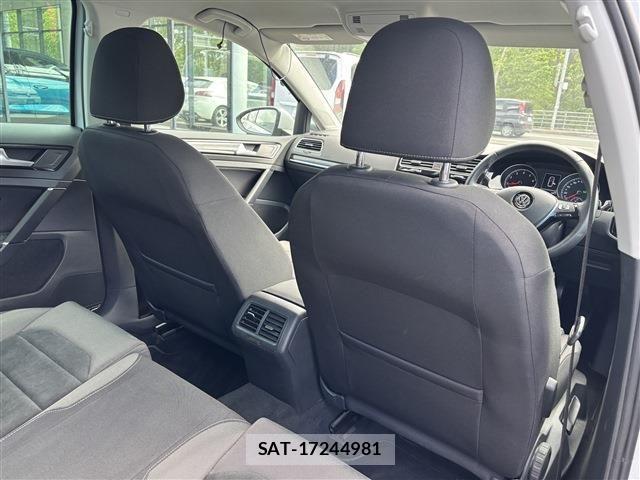 VolksWagen GOLF 2018-03 1170512-11