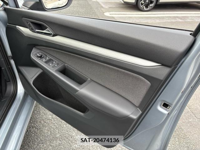 VolksWagen GOLF 2025-05 1323897-16