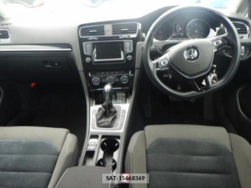 VolksWagen GOLF 2013-11 1346438-4