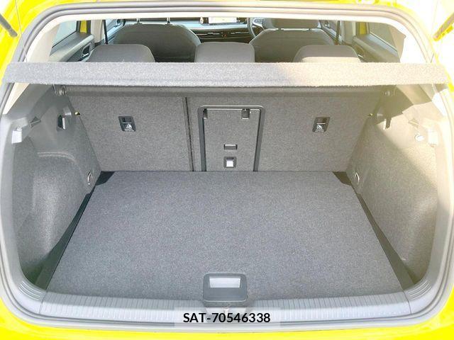 VolksWagen GOLF 2024-02 1830190-9