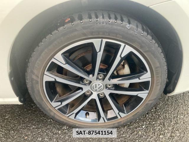 VolksWagen GOLF 2015-02 2011121-12