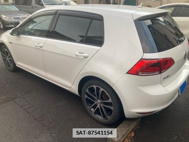 VolksWagen GOLF 2015-02 2011121-7