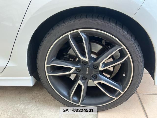 VolksWagen GOLF R 2017-05 2755664-5