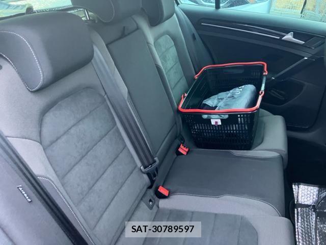 VolksWagen GOLF 2019-05 4994262-11