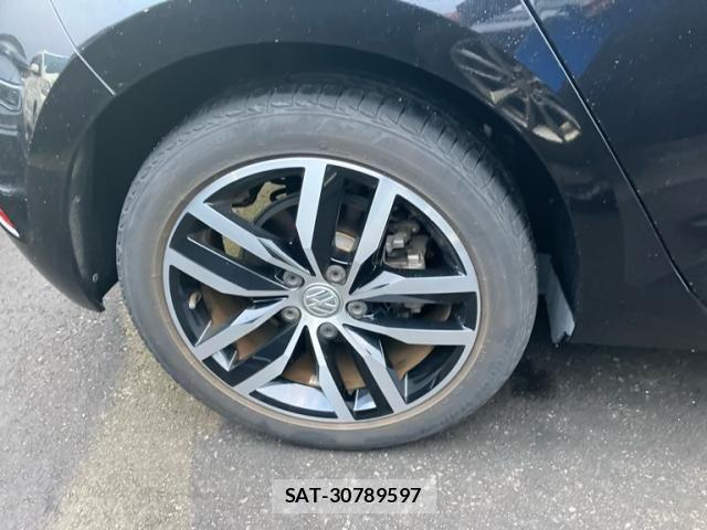 VolksWagen GOLF 2019-05 4994262-4