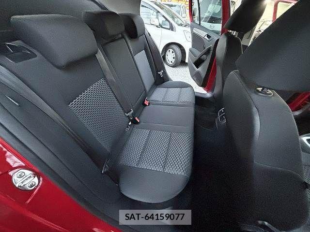 VolksWagen GOLF 2013-04 5882763-17