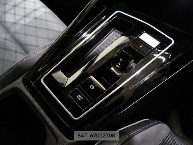 VolksWagen GOLF 2023-08 6023030-22