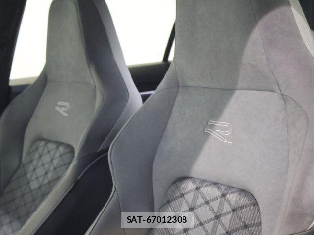 VolksWagen GOLF 2023-08 6023030-5