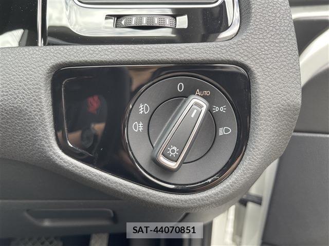 VolksWagen GOLF 2016-02 6307266-11