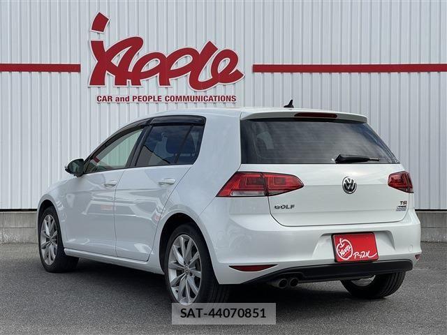 VolksWagen GOLF 2016-02 6307266-1