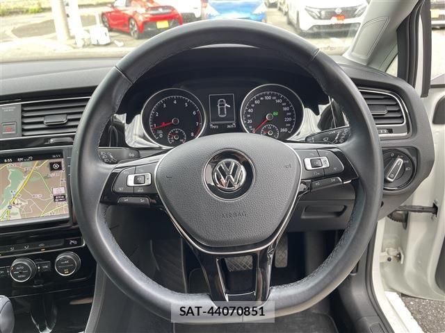 VolksWagen GOLF 2016-02 6307266-7