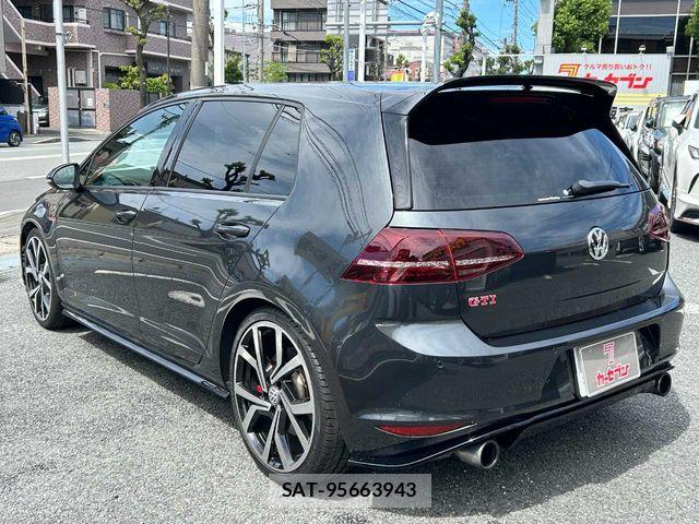 VolksWagen GOLF 2016-06 6753898-23