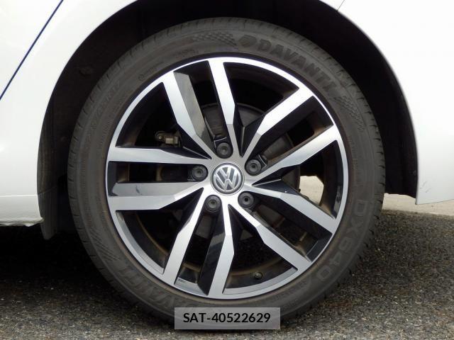 VolksWagen GOLF 2018-08 6818011-15