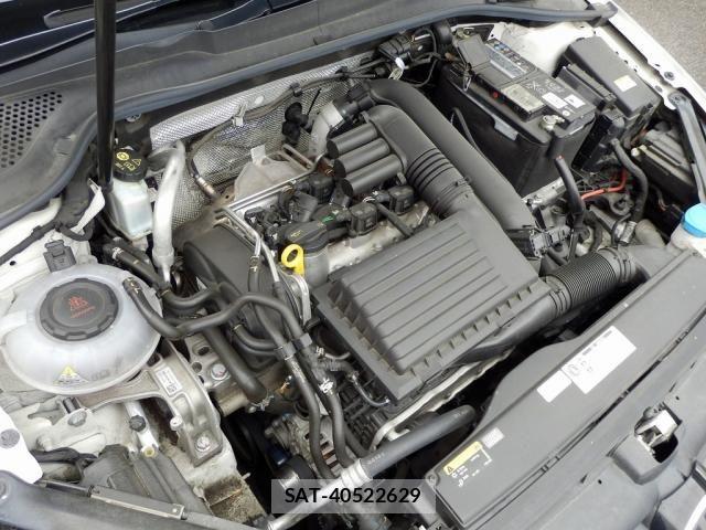 VolksWagen GOLF 2018-08 6818011-1