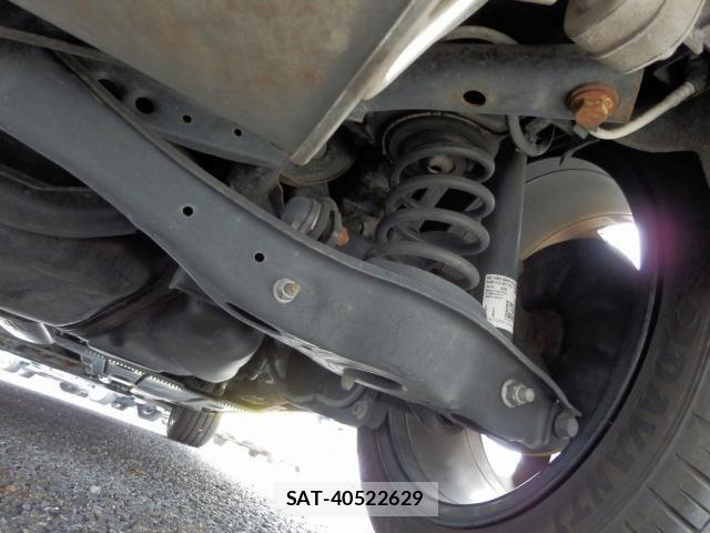 VolksWagen GOLF 2018-08 6818011-21