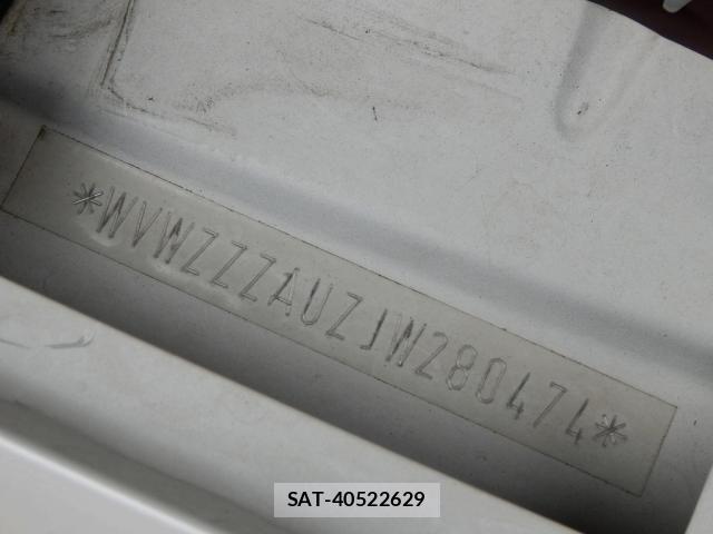 VolksWagen GOLF 2018-08 6818011-3