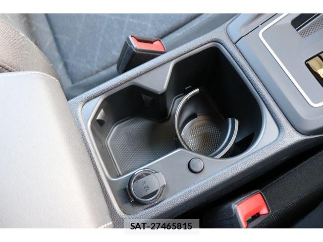 VolksWagen GOLF 2023-12 6915331-24