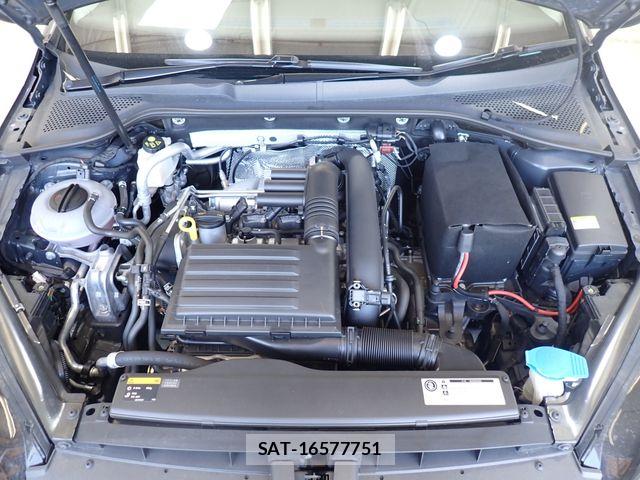 VolksWagen GOLF 2015-05 6915330-25