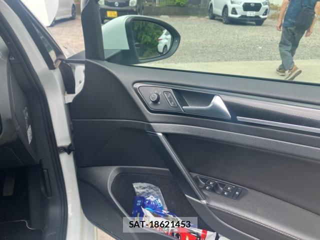 VolksWagen GOLF 2017-02 7227080-15