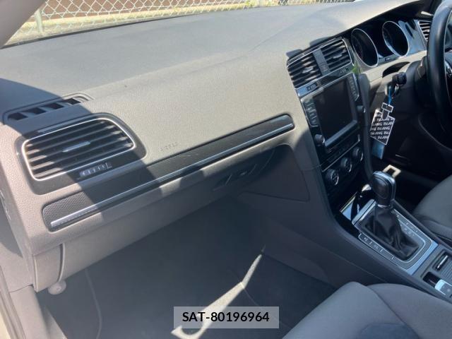 VolksWagen GOLF 2015-08 7227079-12