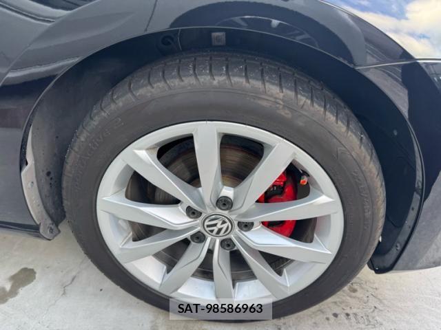 VolksWagen GOLF 2015-08 7252832-3