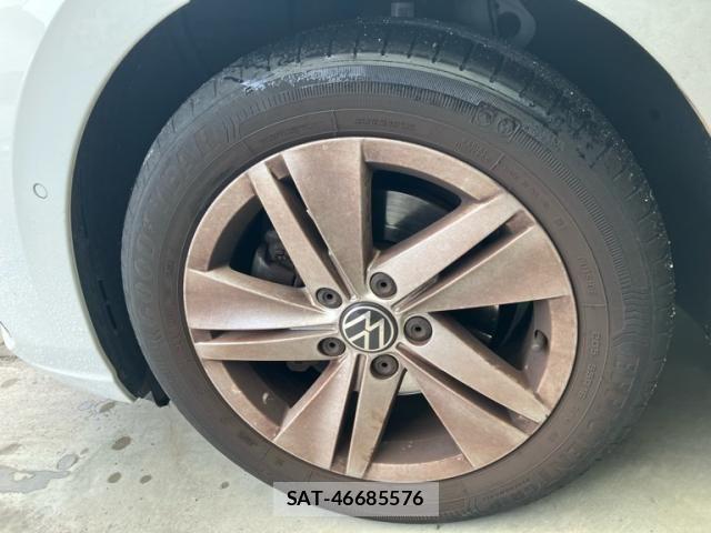 VolksWagen GOLF 2021-08 7261879-7