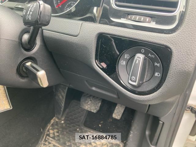 VolksWagen GOLF 2013-06 7331182-17