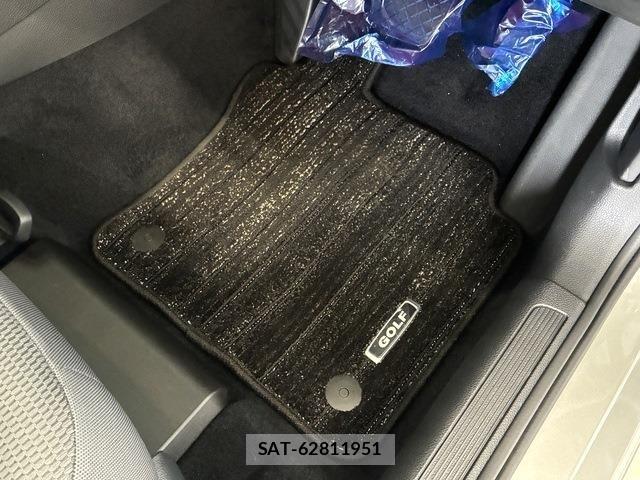 VolksWagen GOLF 2020-09 7331170-13